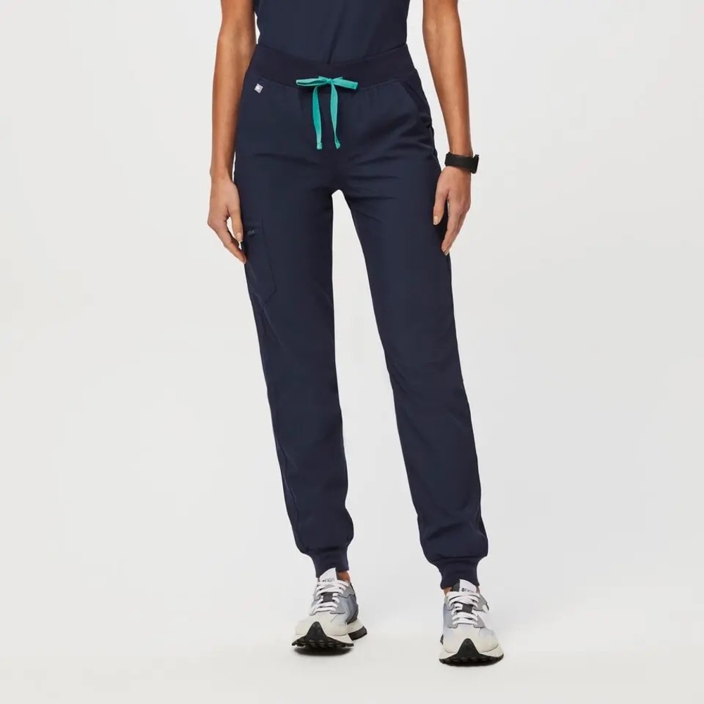 FIGS women's Navy FREEx™ Lined Zamora™
- Petite Jogger Scrub Pants - XL - Petite